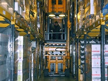 narrow aisle storage system