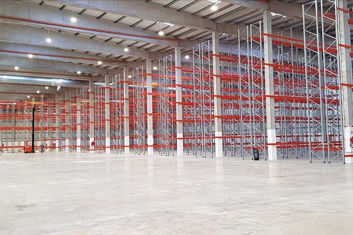 14,000 pallet positions